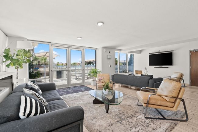 APT-2402 - 300 Bowie St, Condo with 3 bedrooms, 3 bathrooms and 2 parking in Austin TX | Image 34