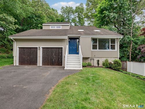35 Crystal Ln, Fairfield, CT, 06824-3058 | Card Image