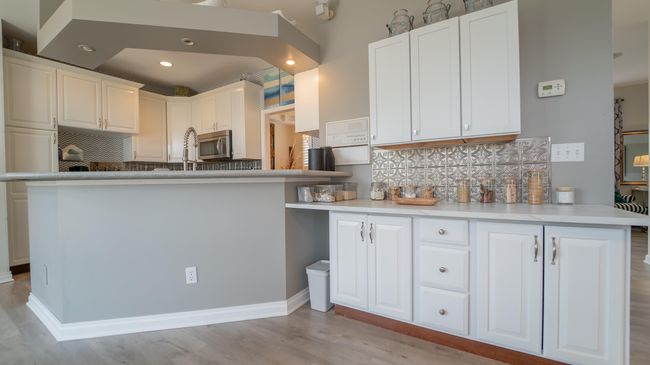Extra counterspace and cabinets | Image 12