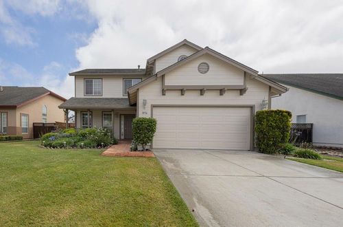 1016 Newington St, Salinas, CA, 93906-4992 | Card Image