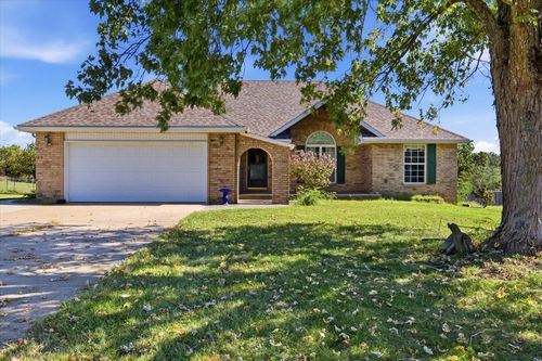 2246 Eagles Ln, Nixa, MO, 65714-7189 | Card Image