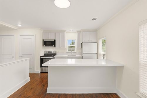 612 1/2 W Alabama St, Houston, TX, 77006-5004 | Card Image