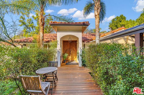 18243 Rancho St, Tarzana, CA, 91356 | Card Image