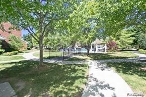 1566 Maryland Club Dr, Royal Oak, MI, 48067-4501 | Card Image