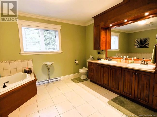 1454 2 E Sault Rd, House other with 3 bedrooms, 4 bathrooms and null parking in Saint Joseph NB | Image 23