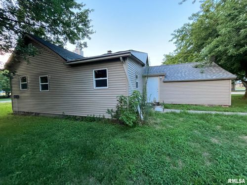 500 Se 6th St, Morrisonville, IL, 62546-6708 | Card Image