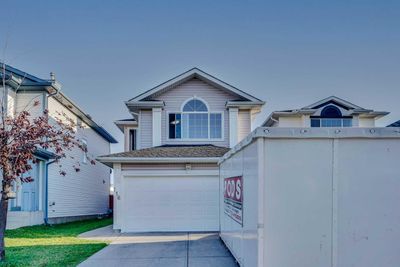 116 San Fernando Cres Ne, House detached with 3 bedrooms, 3 bathrooms and 4 parking in Calgary AB | Image 2