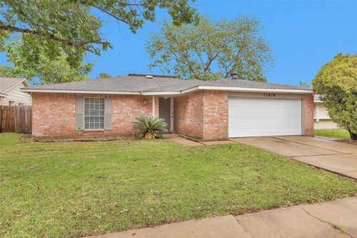 13818 Towne Way Dr, Sugar Land, TX, 77498-1655 | Card Image