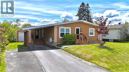 1171 Vincent Dr, Bathurst, NB, E2A3W1 | Card Image