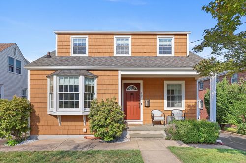 17 Auburn St, Norwalk, CT, 06854-4003 | Card Image