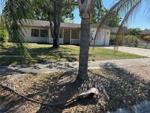 1912 W Clinton St, Tampa, FL, 33604-4662 | Card Image