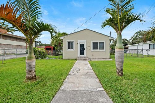 524 Nw 88th St, El Portal, FL, 33150-2448 | Card Image