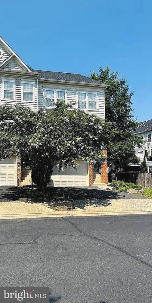24721 Clock Tower Sq, ALDIE, VA, 20105-2978 | Card Image
