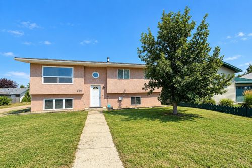 200 Upland Blvd W, Brooks, AB, T1R0R1 | Card Image