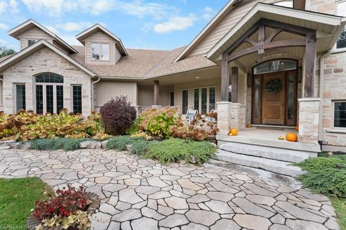 7632 Wellington Road 34, Puslinch, ON, N0B2J0 | Card Image