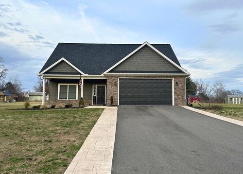 5570 New Pleasant Way, Salem, VA, 24153-5812 | Card Image