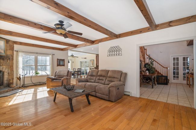 Livingroom/Foyer | Image 5