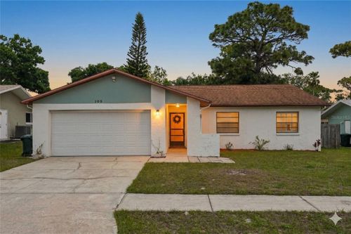 105 Lotus Cir, SAFETY HARBOR, FL, 34695-4717 | Card Image