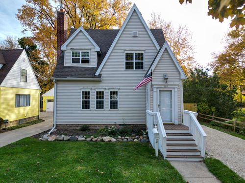705 S Oakland St, Saint Johns, MI, 48879-2229 | Card Image