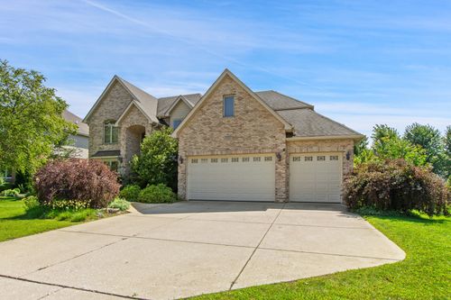 2104 Westover Rd, North Aurora, IL, 60542-2019 | Card Image
