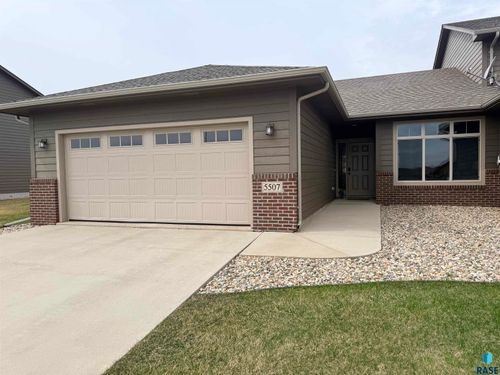 5507 S Yarrow Trl Trail, Sioux Falls, SD, 57108 | Card Image