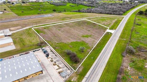 2700 S Us Highway 183, Gonzales, TX, 78629 | Card Image