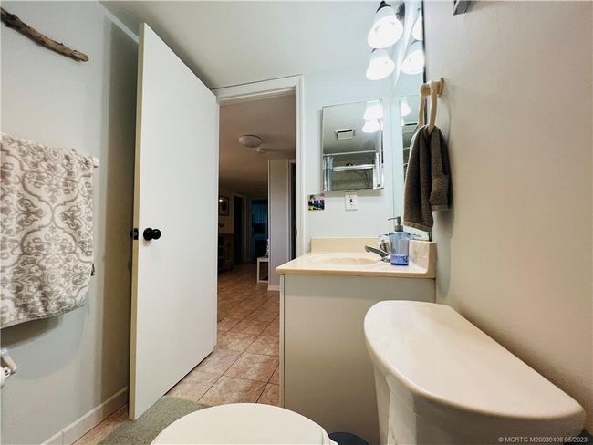 APT-401 - 10044 Ocean Dr, Condo with 3 bedrooms, 2 bathrooms and null parking in Jensen Beach FL | Image 51