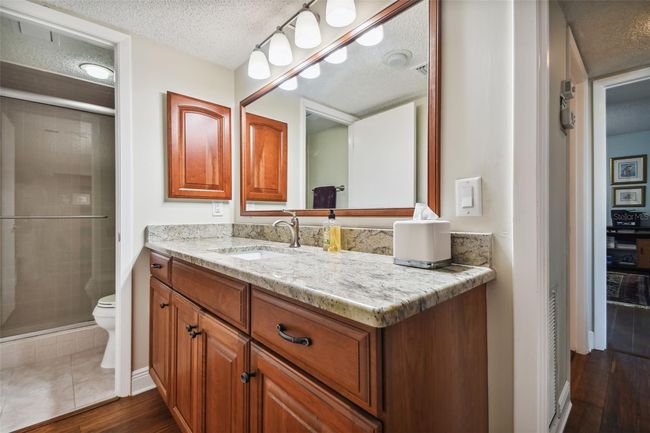 Updated guest bathroom. | Image 42
