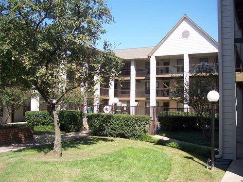 apt-303-218 N Texas Blvd, Denton, TX, 76201-5674 | Card Image