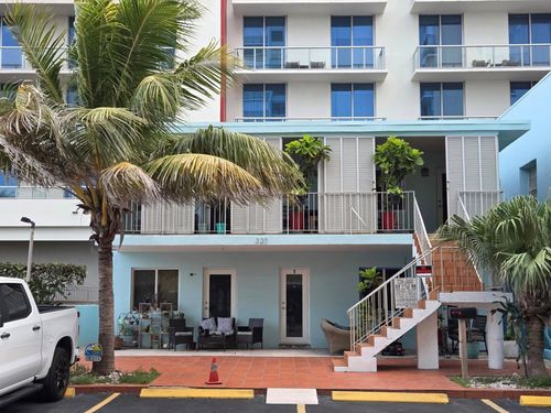 320 Indiana St, Hollywood, FL, 33019-1238 | Card Image