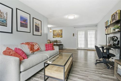 10-611 S Orange Avenue, Santa Ana, CA, 92701 | Card Image