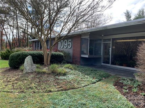 q-1095 Hendersonville Rd, Biltmore Forest, NC, 28803-1891 | Card Image