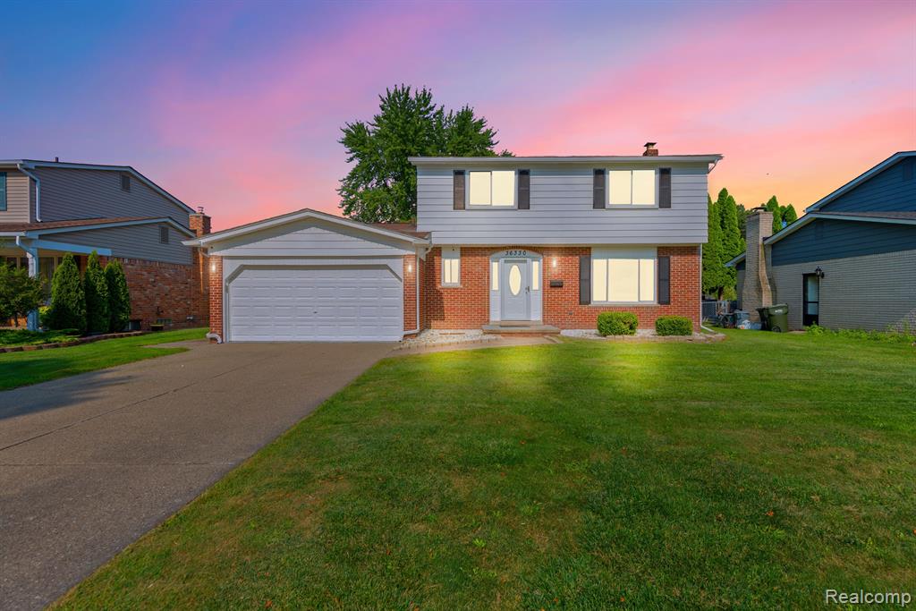 Almont Dr, Sterling Heights, MI 48310