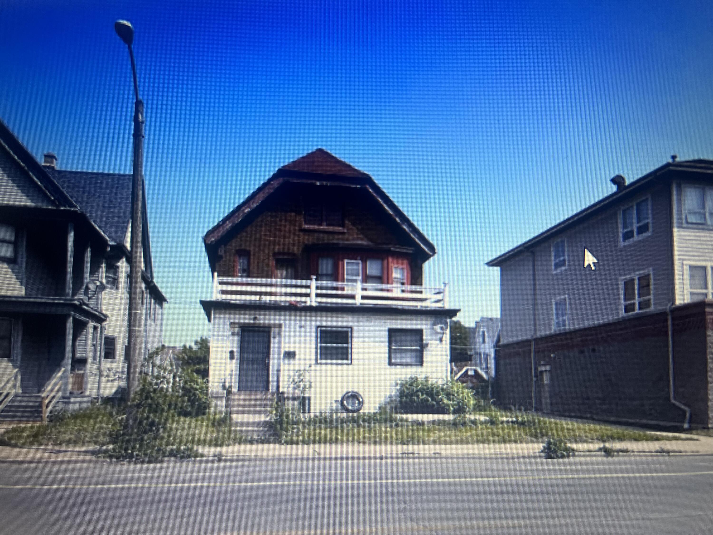 Center St, Milwaukee, WI 53206