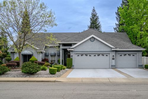 2071 Hope Ln, Redding, CA, 96003 | Card Image