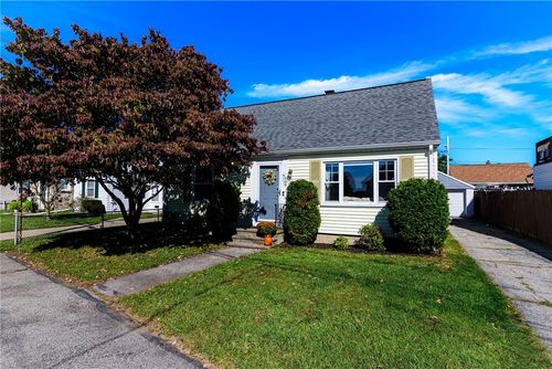 116 Stearns St, Pawtucket, RI, 02861-1205 | Card Image
