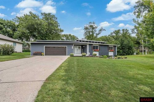 223 Oak Knoll Ct, Blue Earth, MN, 56013-1640 | Card Image