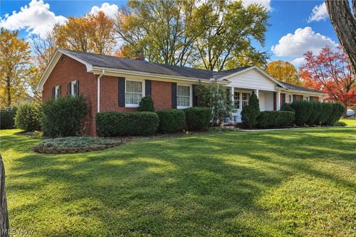 594 N Hidden Valley Road, Cuyahoga Falls, OH, 44223 | Card Image