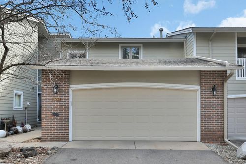 8276 Kingslee Rd, Bloomington, MN, 55438-1253 | Card Image