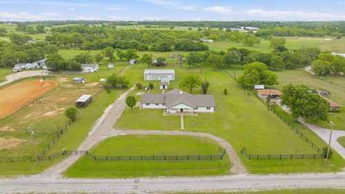 621 County Road 484, Stephenville, TX, 76401-7179 | Card Image