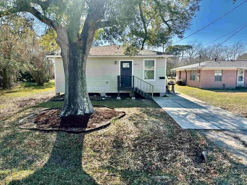 2937 Ruby Dr, Groves, TX, 77619-4127 | Card Image