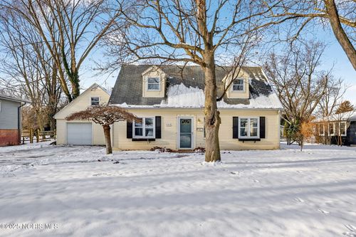 1010 Walnut St, Perrysburg, OH, 43551-1660 | Card Image