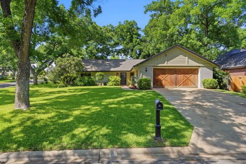 352 San Saba St, Meadowlakes, TX, 78654-7009 | Card Image