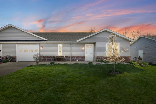 532 Plum Tree Drive, Evansville, WI, 53536 | Card Image