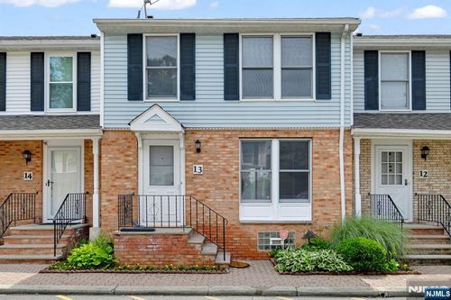 71 Ridge St, Orange, NJ, 07050-1642 | Card Image