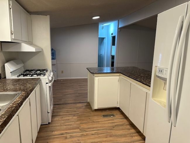 Kitchen | Image 5