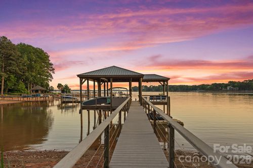 107 Beachview Dr, Mooresville, NC, 28117-7409 | Card Image