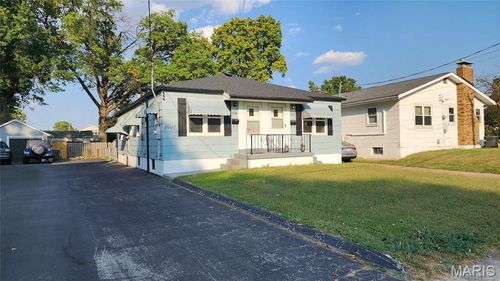 4907 Heege Rd, Affton, MO, 63123-4706 | Card Image