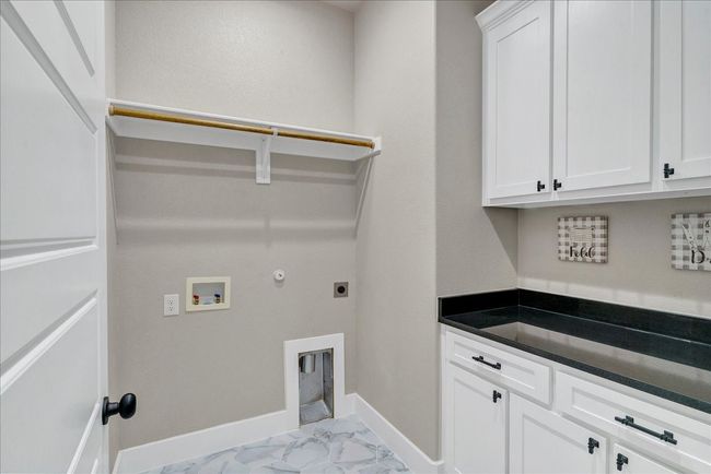 500 Highview Ct, House other with 3 bedrooms, 2 bathrooms and null parking in Godley TX | Image 30