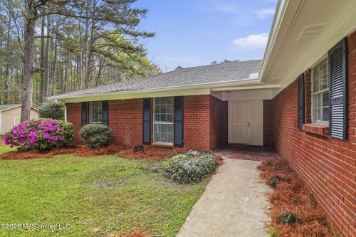 413 Michael Dr, Brandon, MS, 39042-8958 | Card Image